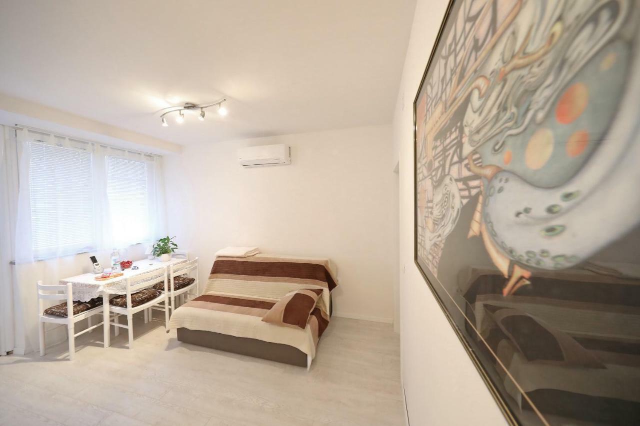 Apartment Luci Zara Esterno foto